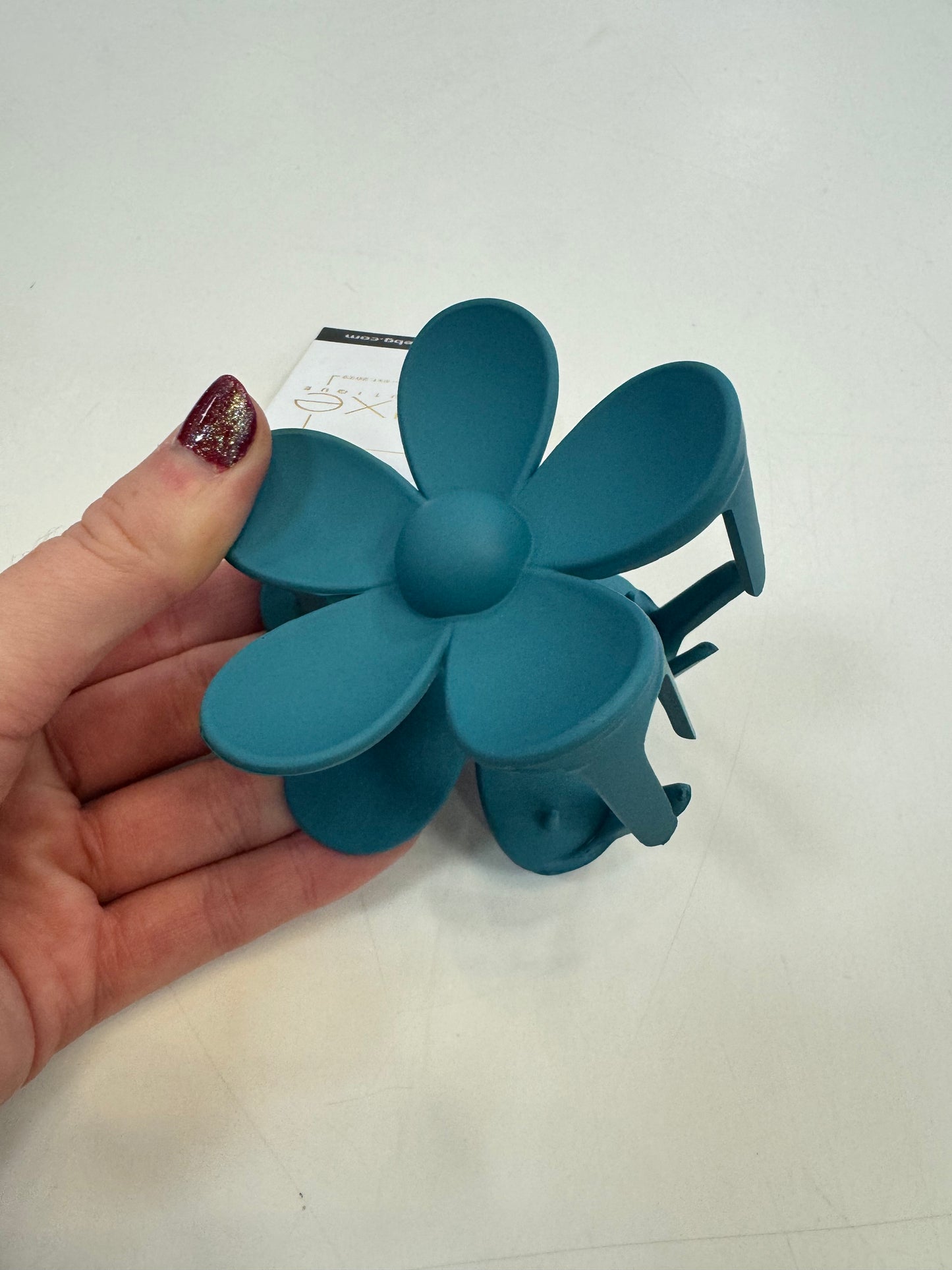 Oversized Matte Flower Claw Clip